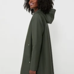 Stutterheim Green Mosebacke Raincoat -Outlet Toggify Store 2BM00EzNA8fOrd82nz6ehubiLgeWEzf4 1 scaled
