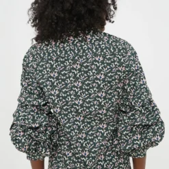 Green Floral Ruffle Sleeve Button Down Noah Blouse 9 Green Floral Ruffle Sleeve Button Down Noah Blouse -Outlet Toggify Store 2vKdOOdwanj6cELGAMDv4ZHkvRbnKmiW 1 scaled