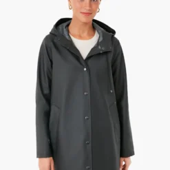 Stutterheim Black Mosebacke Raincoat