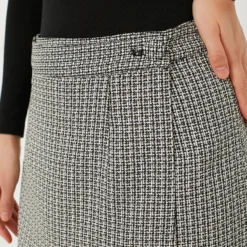 Black Tweed Luz Skirt -Outlet Toggify Store 5KdeCIqhZ4pGATogfrnnASQuW44Rqucw 1 scaled