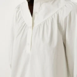 White Poplin Corrigan Blouse -Outlet Toggify Store 8OcpBHu39yeDpNlwjMa5XflMj465yxNt 1 scaled