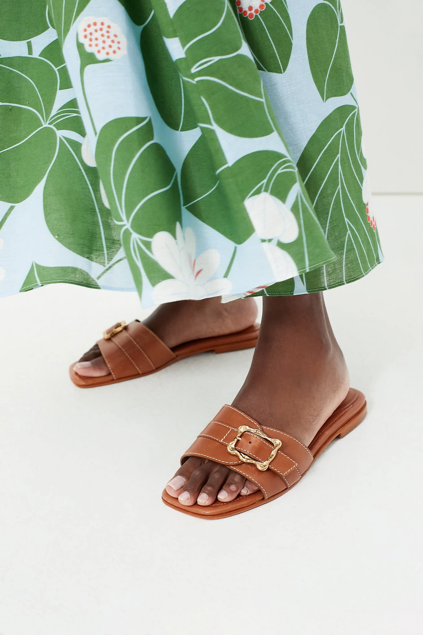 Green Waterlily Bianca Linen Dress 6 Green Waterlily Bianca Linen Dress - Image 6