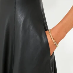 Black Soline Midi Dress -Outlet Toggify Store AJ5Av2cWdCb6NWqIpX7kTnH7MeazSpqC 1 scaled