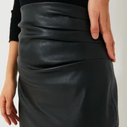 Black Leather Monica Midi Skirt -Outlet Toggify Store DJ2O3C7XKBA5R8nH2HQfX1XaZzHaQ10q 1 scaled