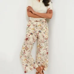 Weekend Max Mara Ivory Flower Gradara Pants -Outlet Toggify Store Et9wQtqrIIKO3P7G9CzP5LaK4V4Oyywz 1 scaled
