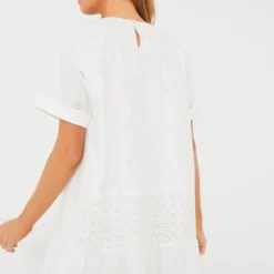 White Elysse Embroidery Shortsleeve Tunic -Outlet Toggify Store Fd1AdImmXhLvKp2NvcYV3yRGgwkhJv8A 1 scaled