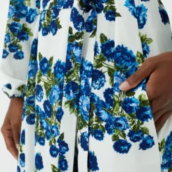 Blue Flower Bouquet Elanda Crepe Georgette Dress 10 Blue Flower Bouquet Elanda Crepe Georgette Dress -Outlet Toggify Store HcmxQ2JQEwrxko7Q3BKYNfnrNYS8Wra5 1 scaled