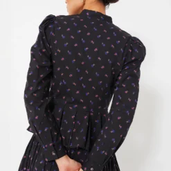 Black Floral Alix Blouse 9 Black Floral Alix Blouse -Outlet Toggify Store ITDZtwJA4lw16cMbp72az6UbpsqZM60w 1 scaled