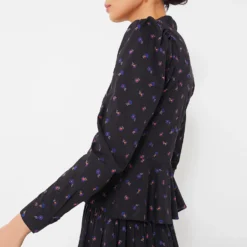 Black Floral Alix Blouse 8 Black Floral Alix Blouse -Outlet Toggify Store JTGBU6SjT5pkGATo59V7wAZ85xjypZ9e 1 scaled