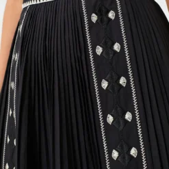 ULLA JOHNSON Noir Sabina Skirt -Outlet Toggify Store KMpRXnpQNMltLOSoLAqdj1fA7zGiA1ZT 1 scaled