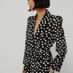 Painterly Dots Black Paris Jacket -Outlet Toggify Store NsUJ9ZOW325l3diE13tsdjxMyDohwLla 1 scaled