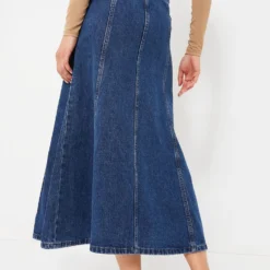 Dark Wash Denim Midi Skirt 8 Dark Wash Denim Midi Skirt -Outlet Toggify Store VOjdNaMwsmT86H8B2RGbZiLjE1Xb5Wij 1 scaled