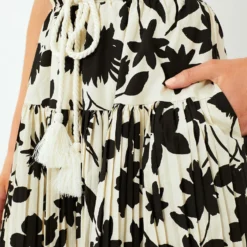 Exclusive Ivory Floral Midi Skirt -Outlet Toggify Store W1VVgphnOAYwN0Q4xVr2GMBhYZk8HDie 1 scaled