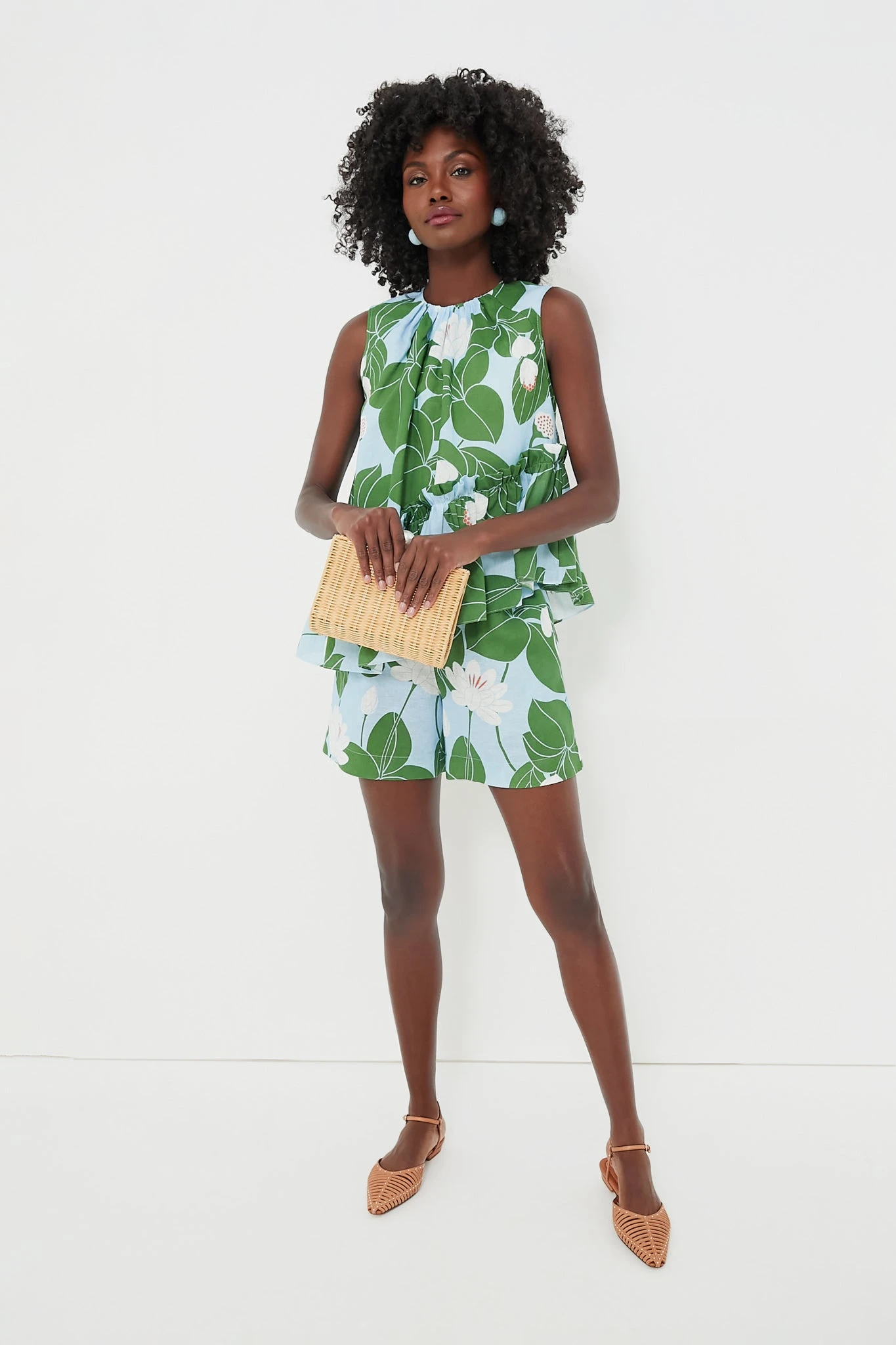 Green Waterlily Bizzy Linen Shorts 6 Green Waterlily Bizzy Linen Shorts - Image 6