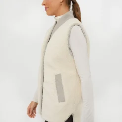 Varley Dove Sandshell Covey Reversible Quilt Gilet -Outlet Toggify Store in3sezrEe7oHLF0CMD5sKDVqzSL7xIwT 1 scaled