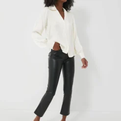 Veronica Beard Black Carly Vegan Leather Kick Flare -Outlet Toggify Store jf7AvsxWRrTMVU8v5YQF2RewP7B0YgW9 1 scaled