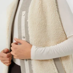 Varley Dove Sandshell Covey Reversible Quilt Gilet -Outlet Toggify Store nsIWdP4DOLcYw2jzv6ijcAxTkH8u2PgM 1 scaled