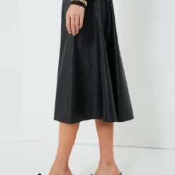 Black Vilma Vegan Leather Embossed Skirt -Outlet Toggify Store pGBhLU0wpAK4tb3flmLcfbImBxTSuTRd 1