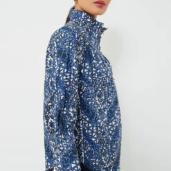 Montecito Midnights Corrigan Blouse -Outlet Toggify Store qK36pmrsoBRyGWbpFjHb75FmptXZi0KK 1 scaled